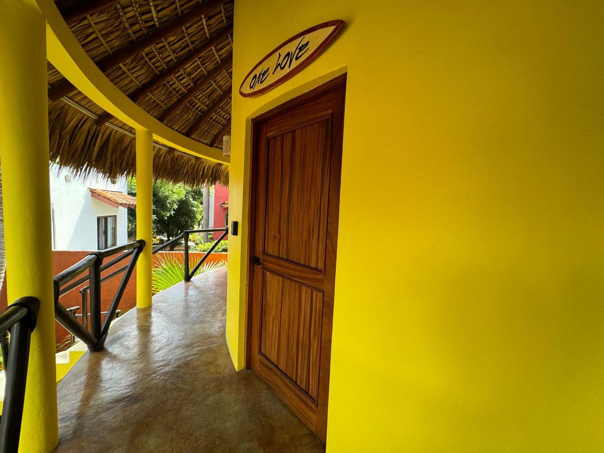 One Love Hostal Puerto Escondido Puerto Escondido  Exterior photo